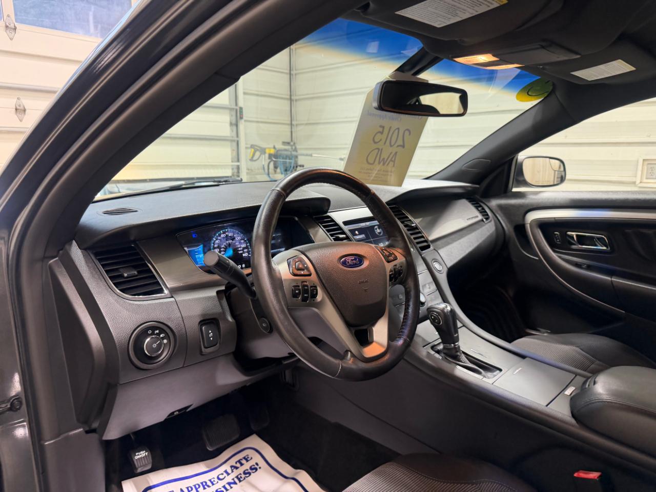 Ford Taurus 4dr Sdn SEL AWD 2015