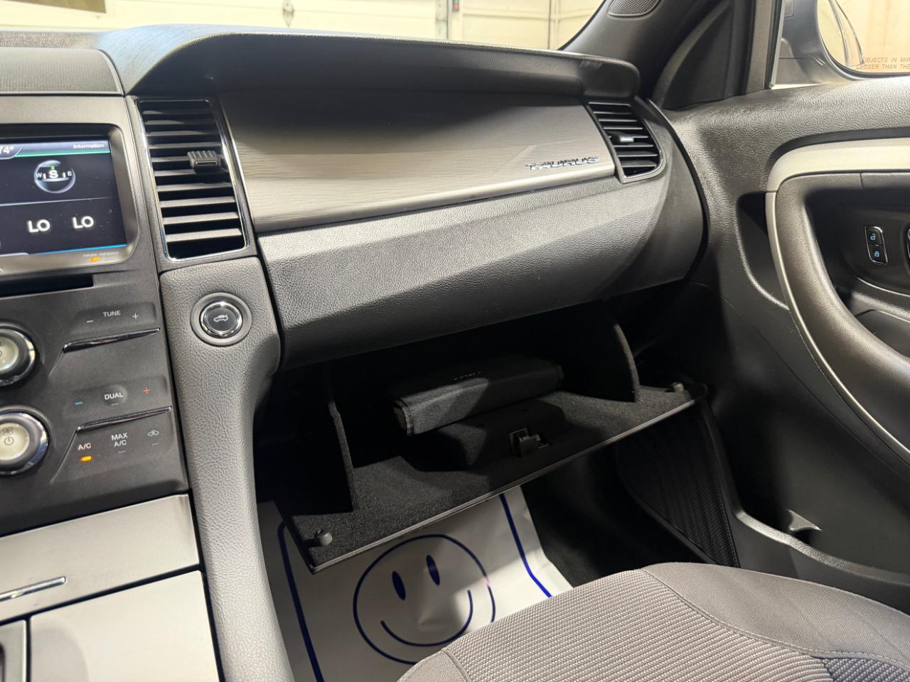 Ford Taurus 4dr Sdn SEL AWD 2015