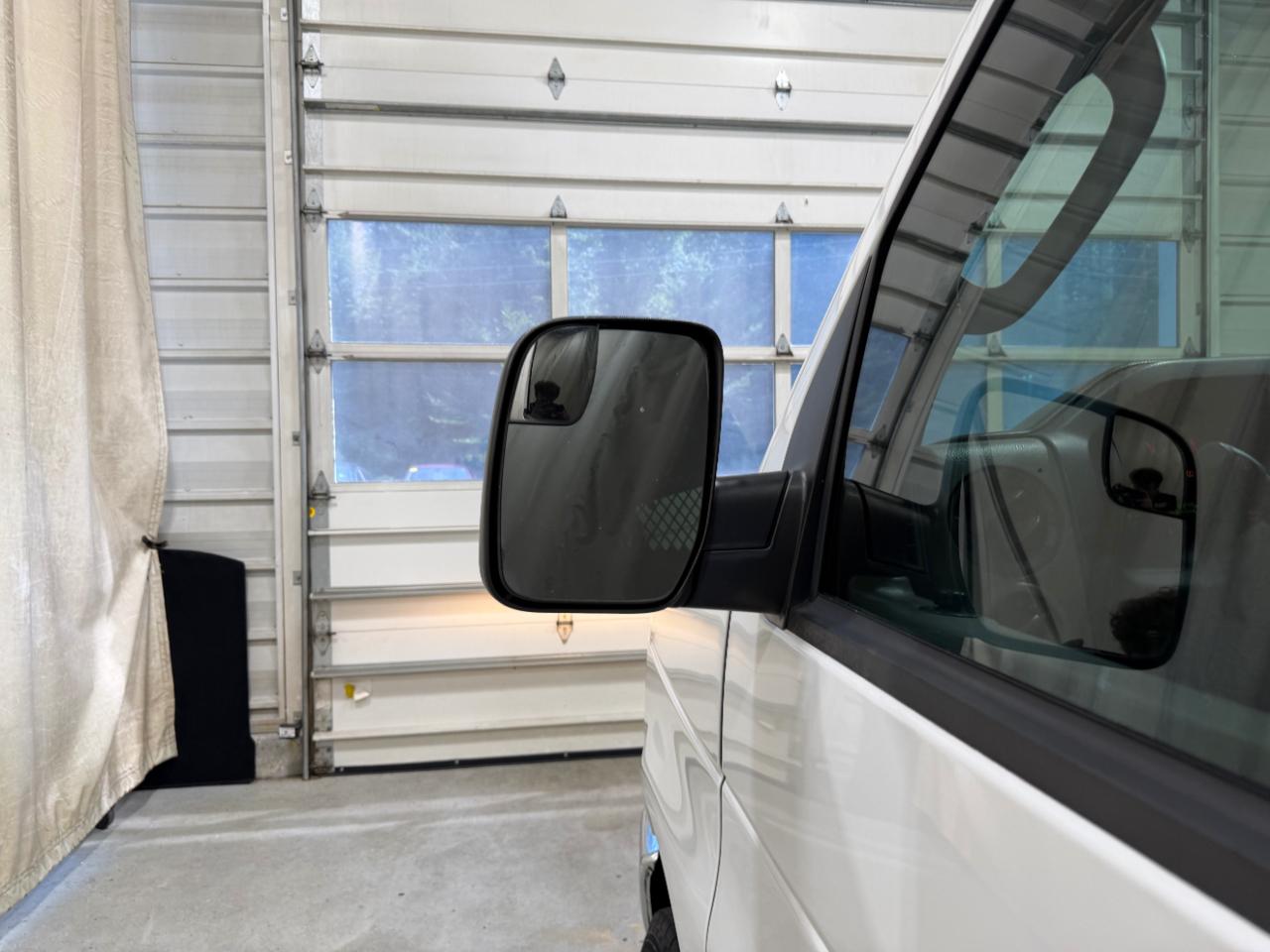 Ford Econoline Cargo Van E-150 Commercial 2012