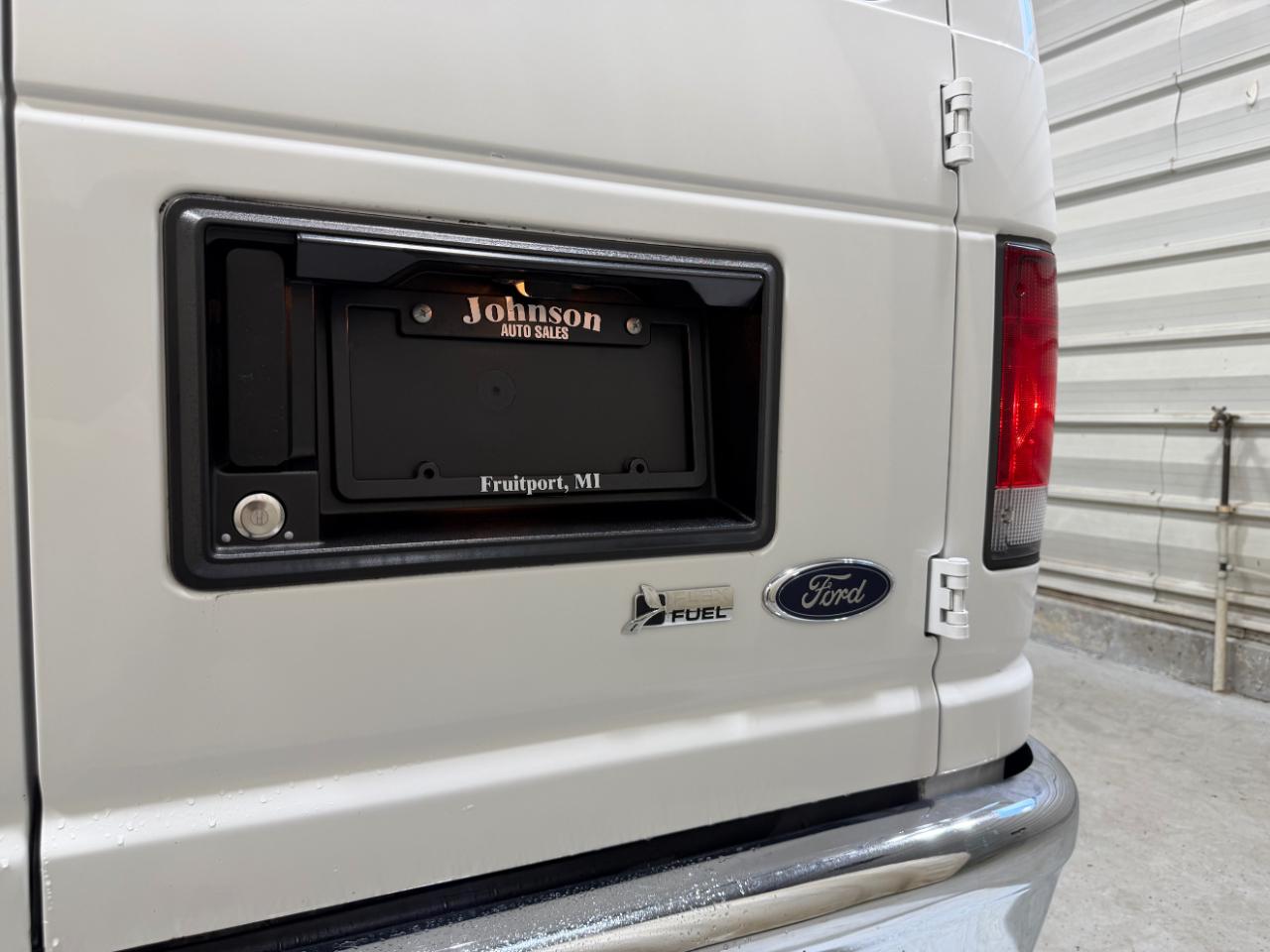 Ford Econoline Cargo Van E-150 Commercial 2012