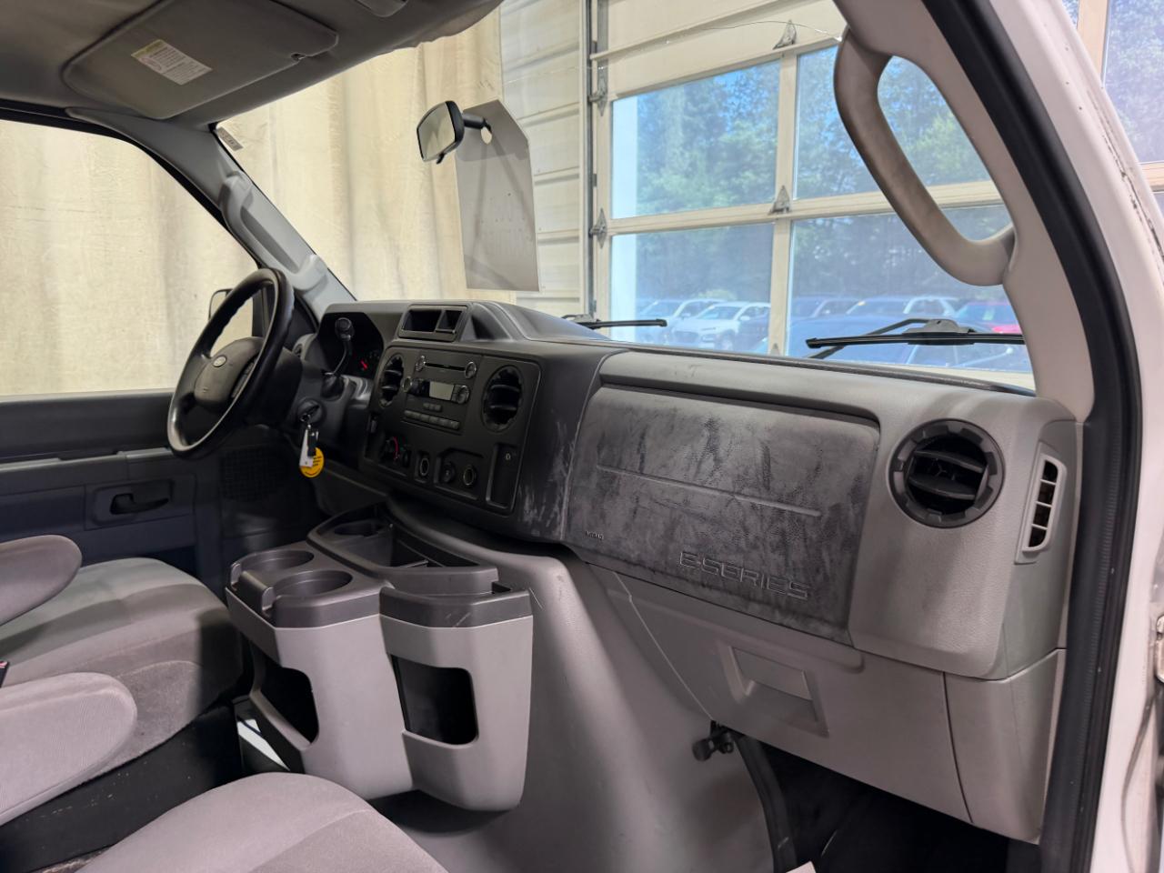 Ford Econoline Cargo Van E-150 Commercial 2012