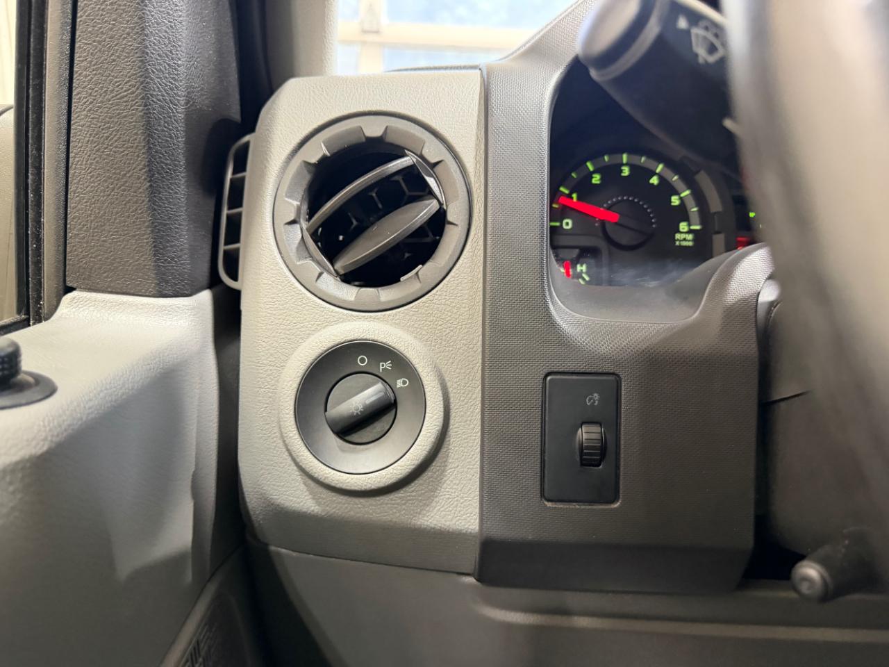 Ford Econoline Cargo Van E-150 Commercial 2012