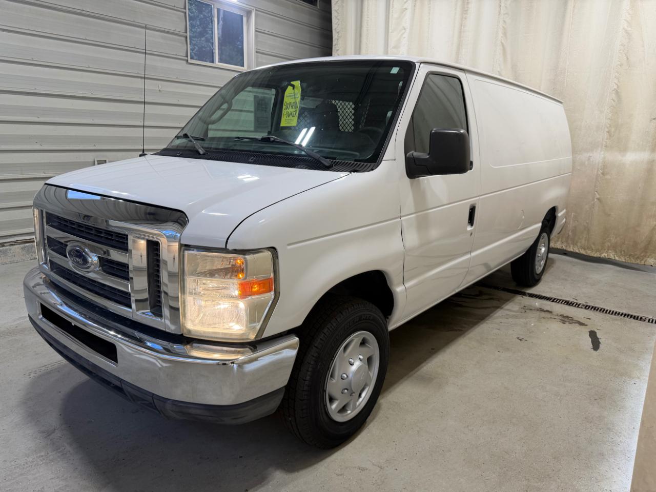 Ford Econoline Cargo Van E-150 Commercial 2011