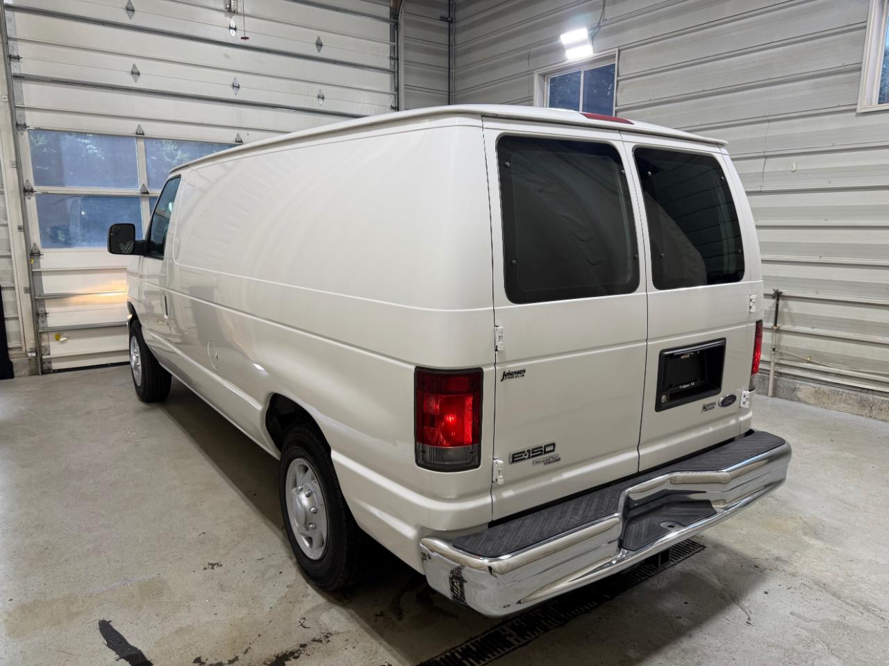 Ford Econoline Cargo Van E-150 Commercial 2011