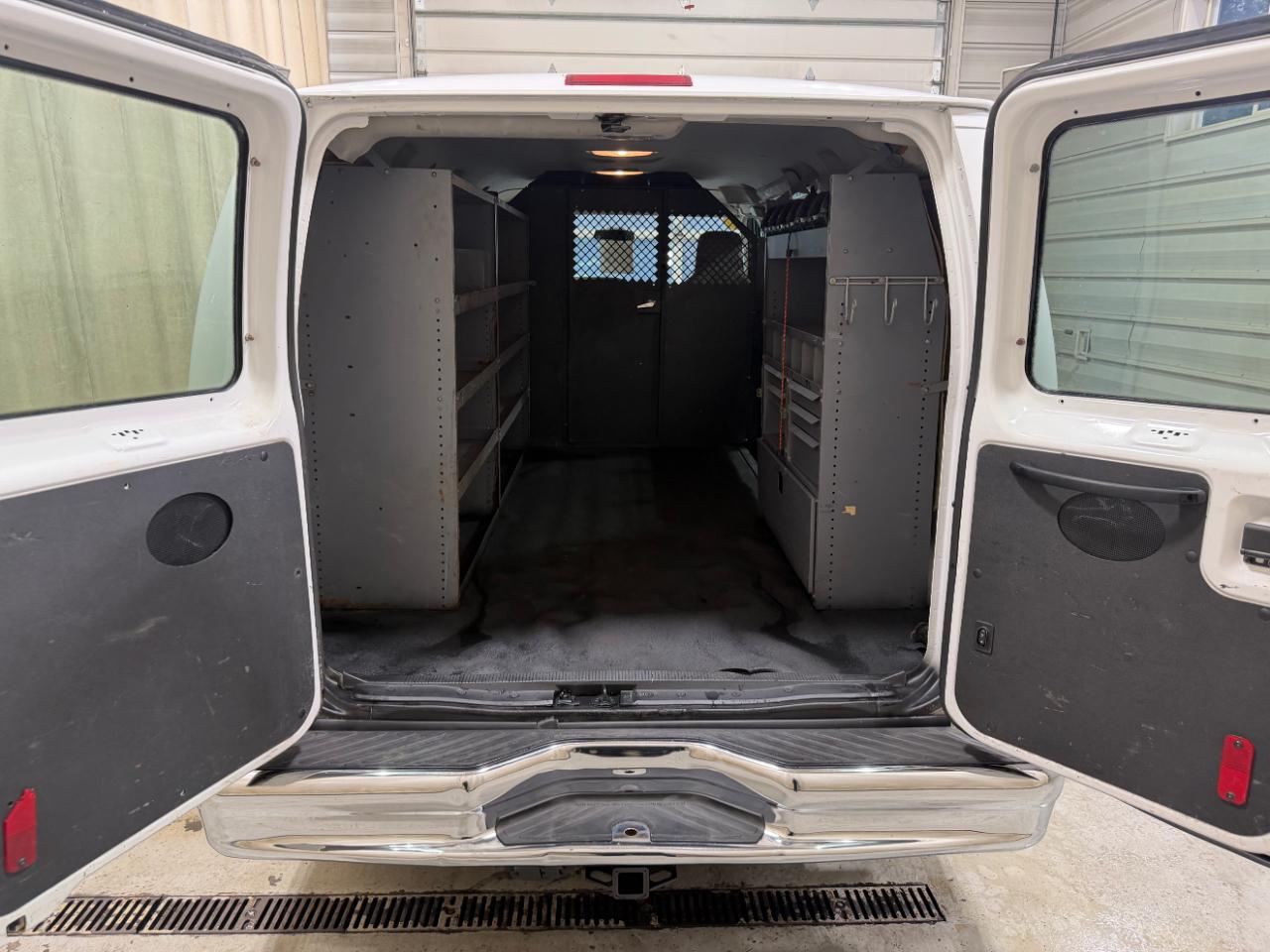 Ford Econoline Cargo Van E-150 Commercial 2011