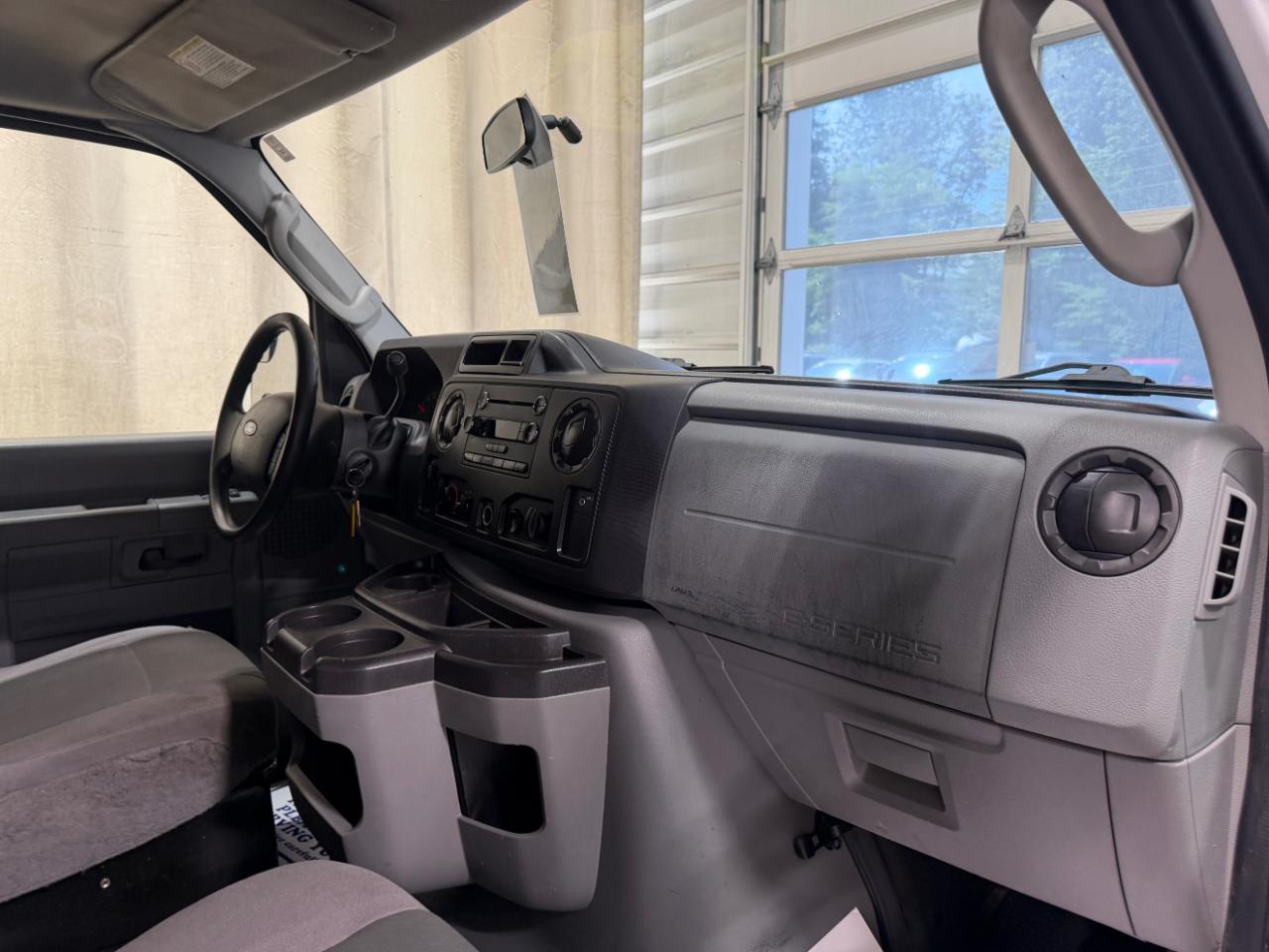 Ford Econoline Cargo Van E-150 Commercial 2011