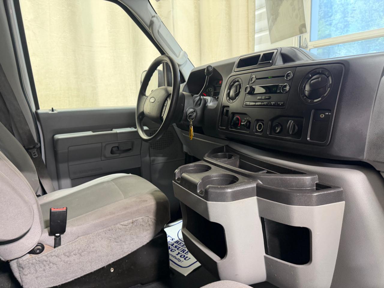 Ford Econoline Cargo Van E-150 Commercial 2011
