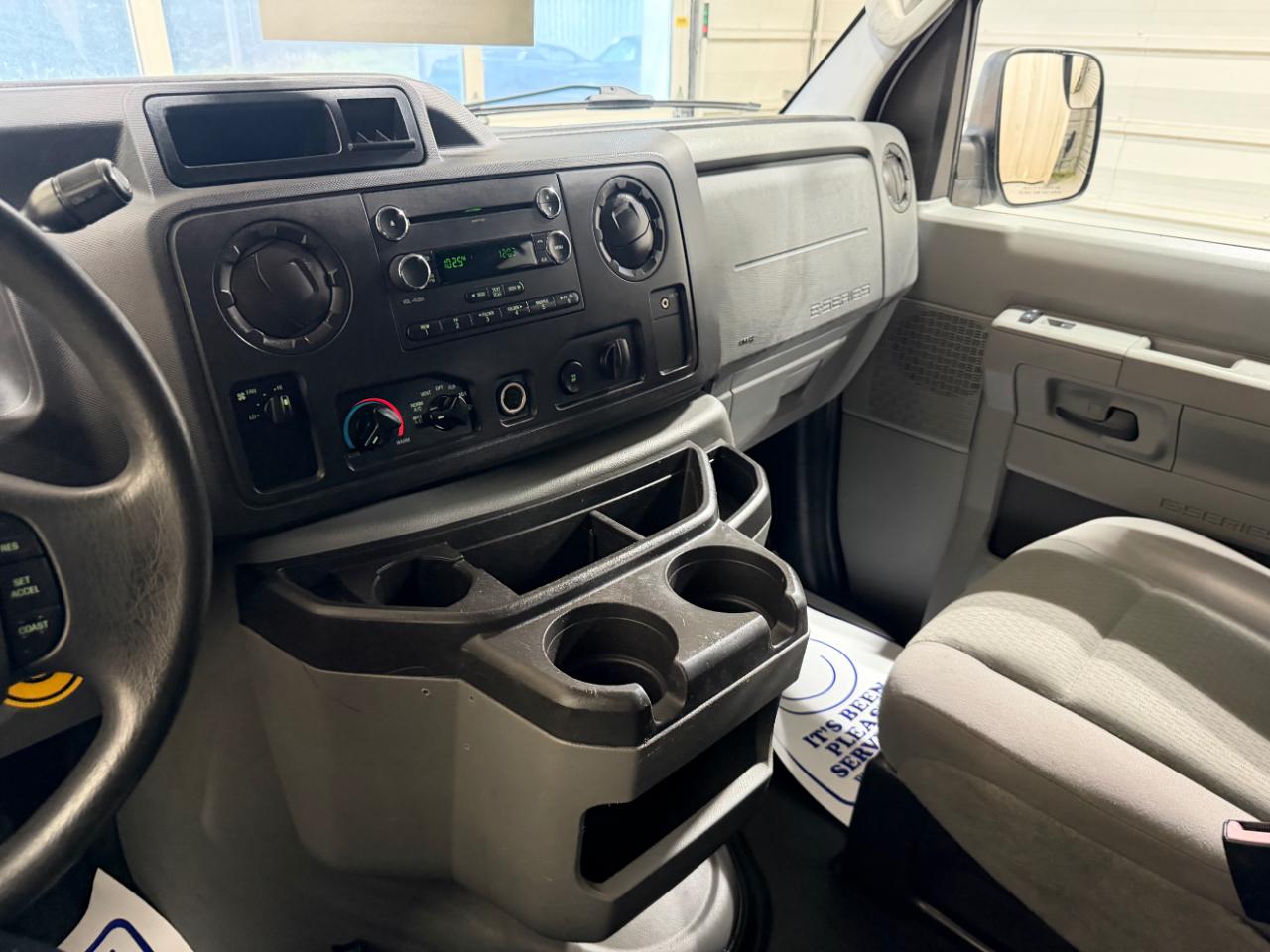 Ford Econoline Cargo Van E-150 Commercial 2011