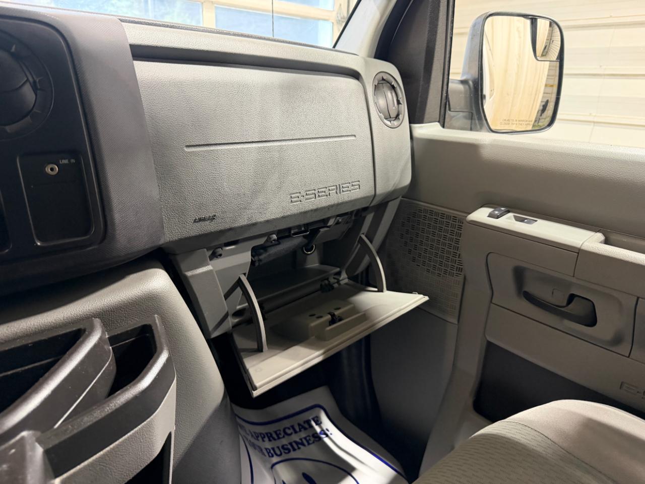 Ford Econoline Cargo Van E-150 Commercial 2011