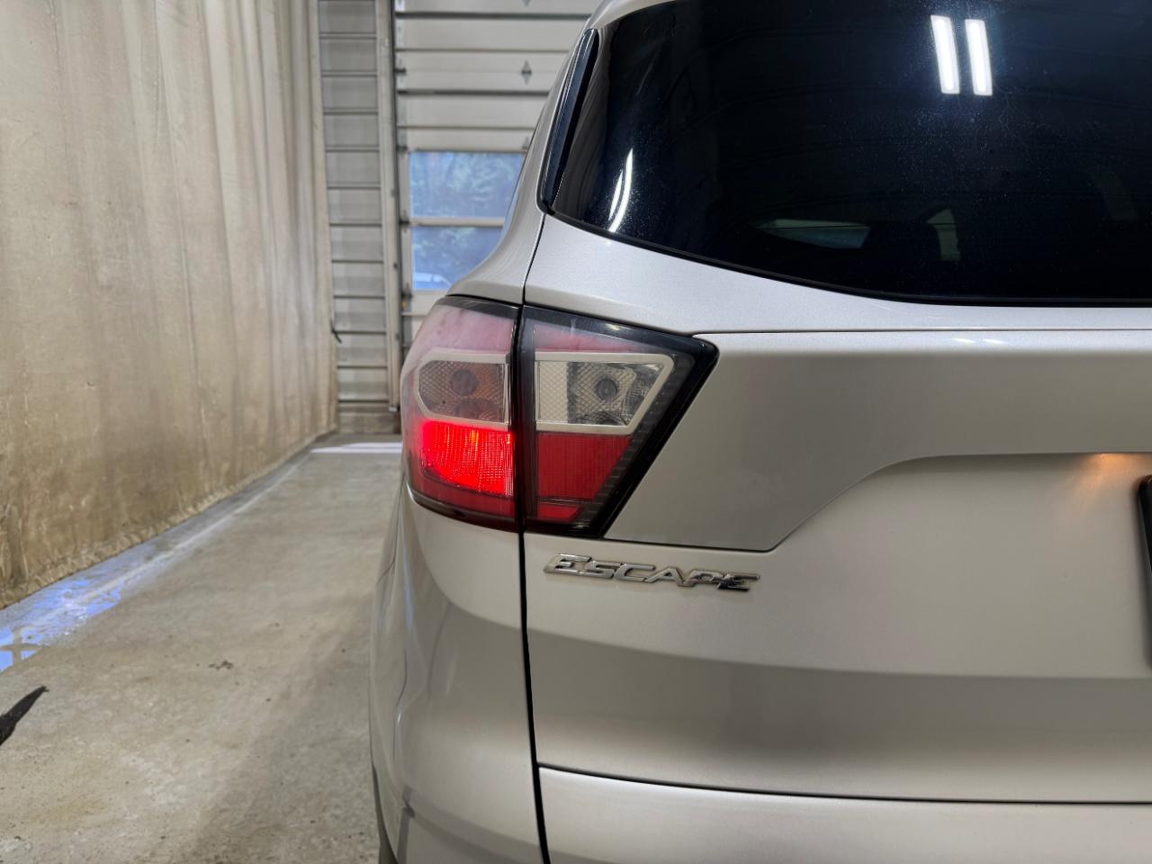 Ford Escape SE FWD 2017