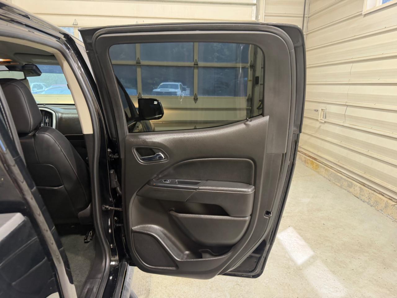 GMC Canyon 4WD Crew Cab 140.5" SLT 2016