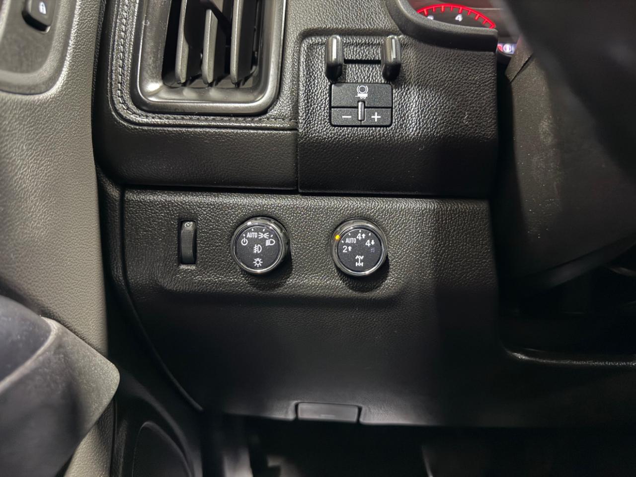GMC Canyon 4WD Crew Cab 140.5" SLT 2016