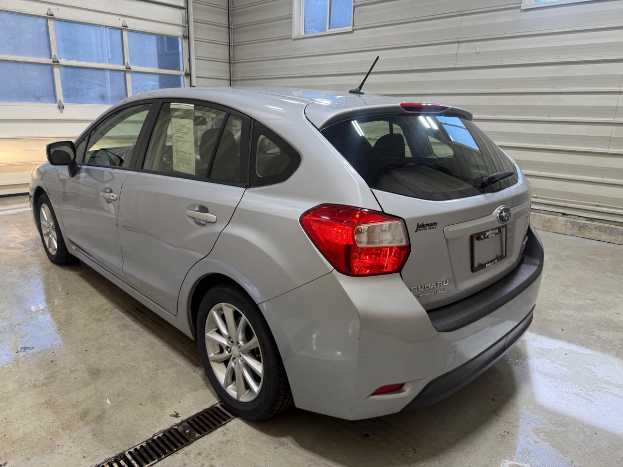 Subaru Impreza Wagon 5dr Auto 2.0i Premium 2014