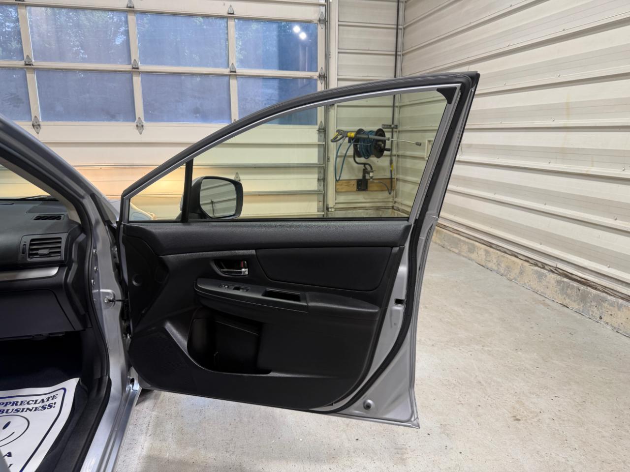 Subaru Impreza Wagon 5dr Auto 2.0i Premium 2014