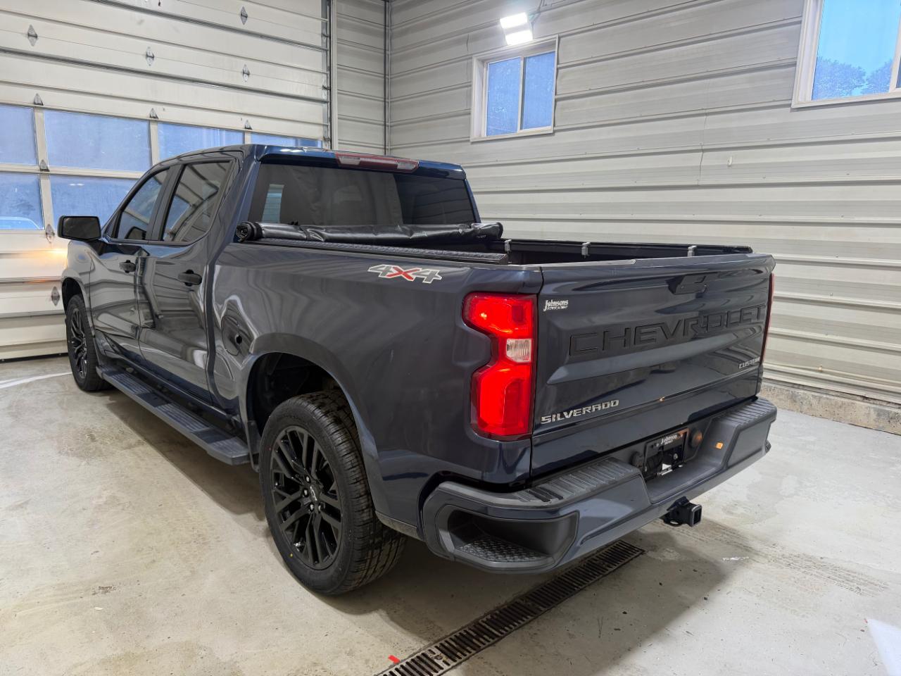 Chevrolet Silverado 1500 4WD Crew Cab 147" Custom 2020