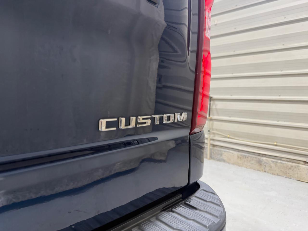 Chevrolet Silverado 1500 4WD Crew Cab 147" Custom 2020