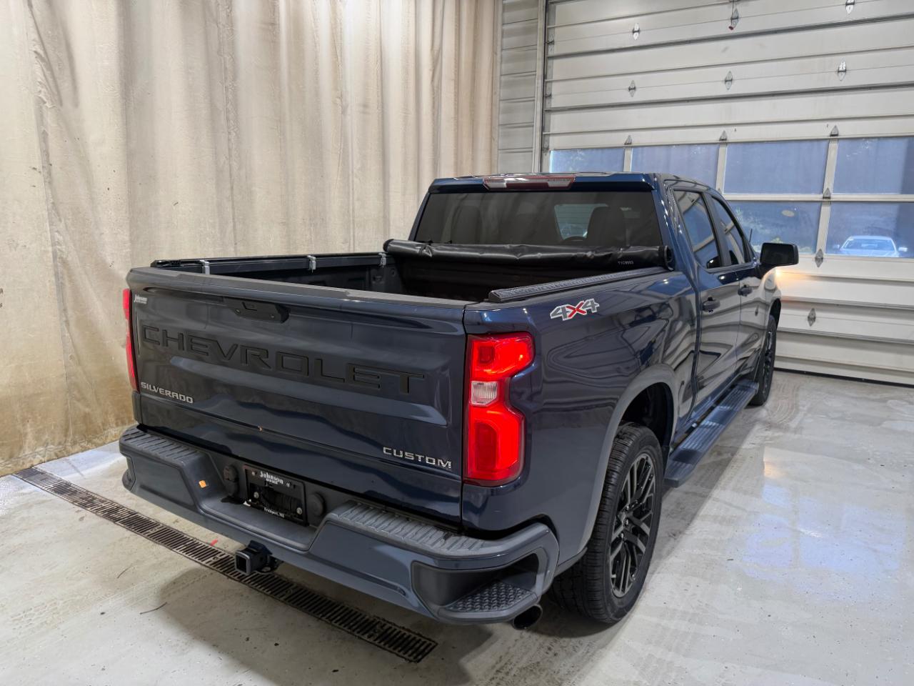 Chevrolet Silverado 1500 4WD Crew Cab 147" Custom 2020