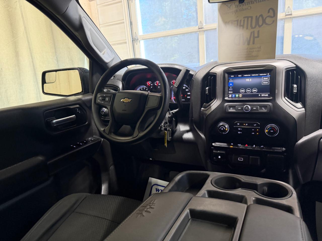 Chevrolet Silverado 1500 4WD Crew Cab 147" Custom 2020