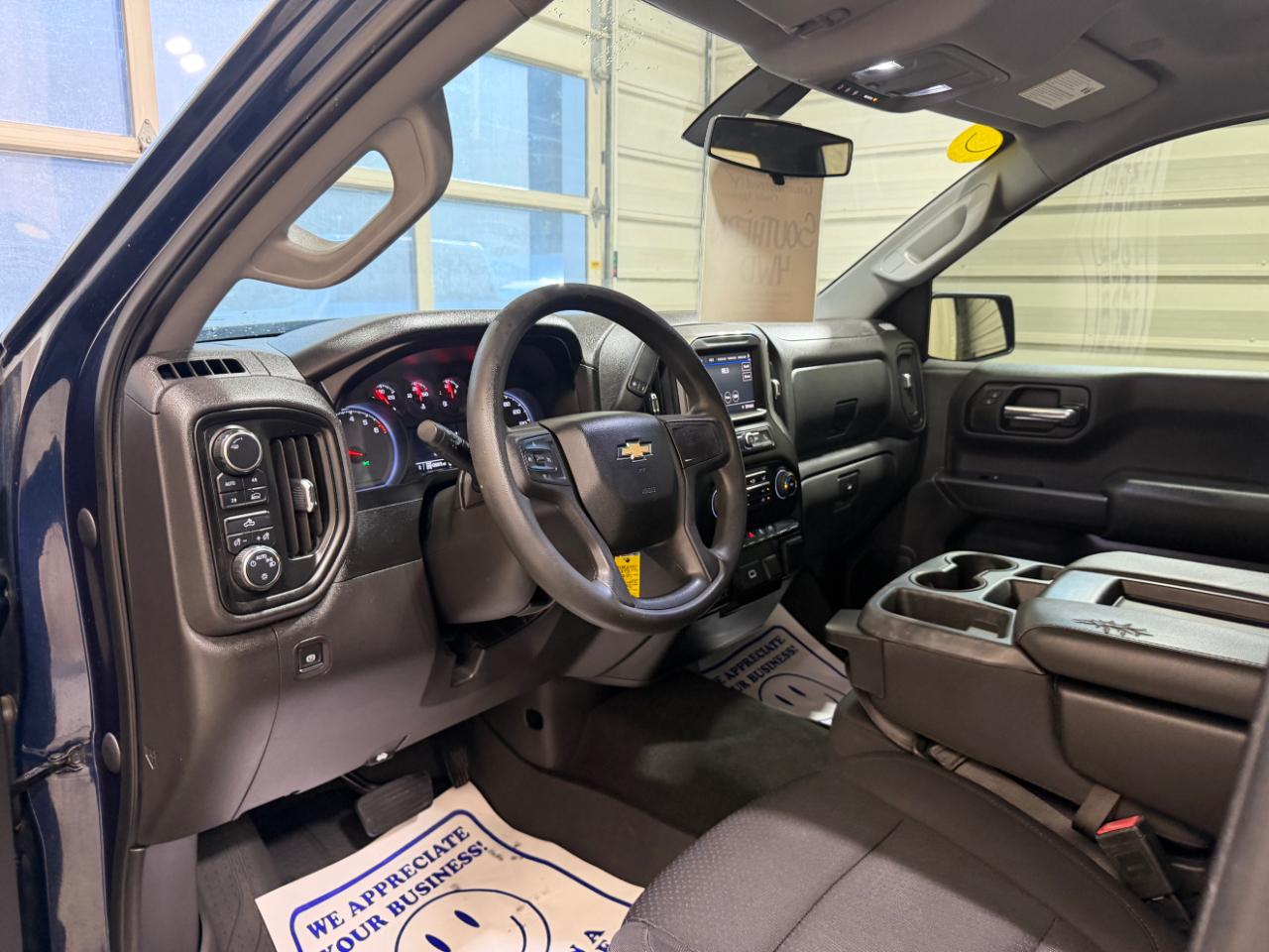 Chevrolet Silverado 1500 4WD Crew Cab 147" Custom 2020