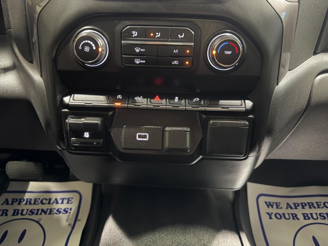 Chevrolet Silverado 1500 4WD Crew Cab 147" Custom 2020