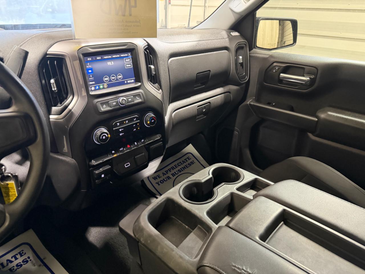 Chevrolet Silverado 1500 4WD Crew Cab 147" Custom 2020