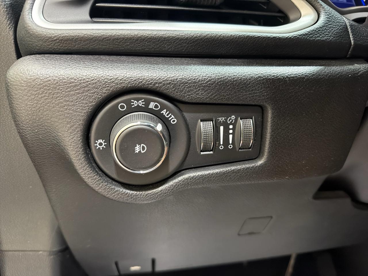 Chrysler Pacifica Touring FWD 2020