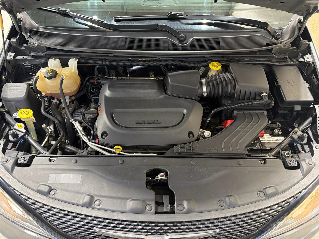 Chrysler Pacifica Touring FWD 2020