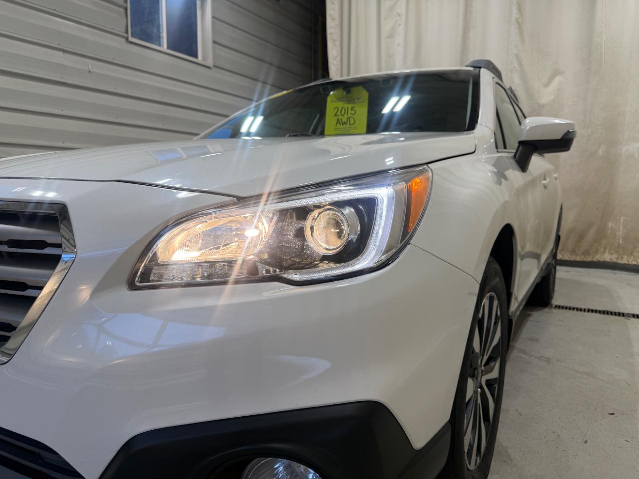 Subaru Outback 4dr Wgn 2.5i Limited 2015
