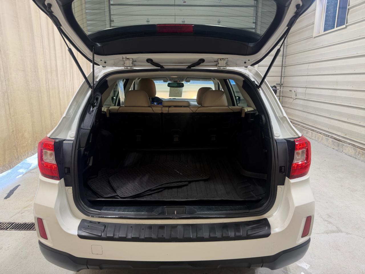 Subaru Outback 4dr Wgn 2.5i Limited 2015