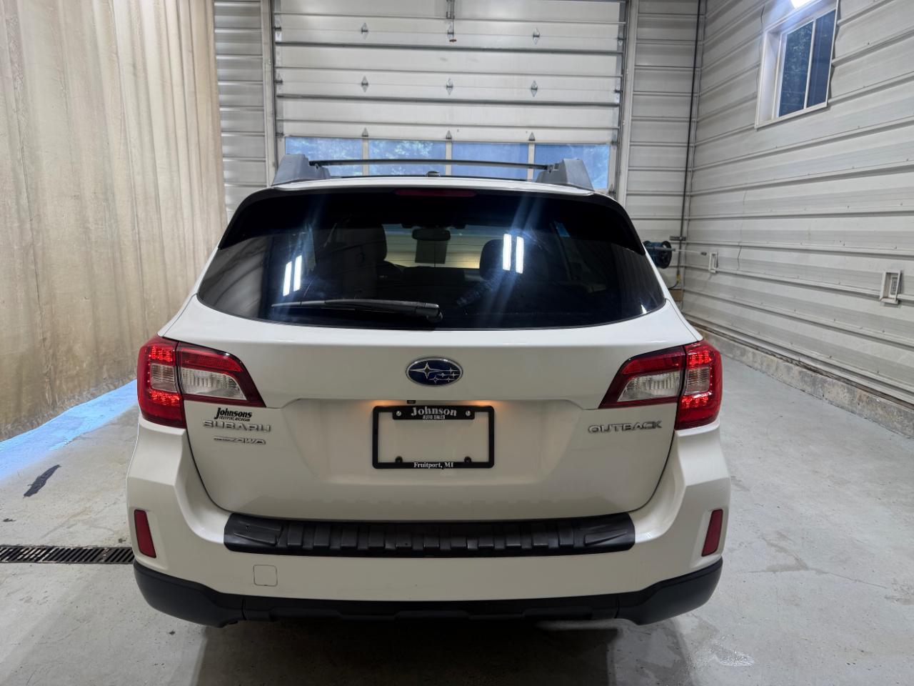 Subaru Outback 4dr Wgn 2.5i Limited 2015
