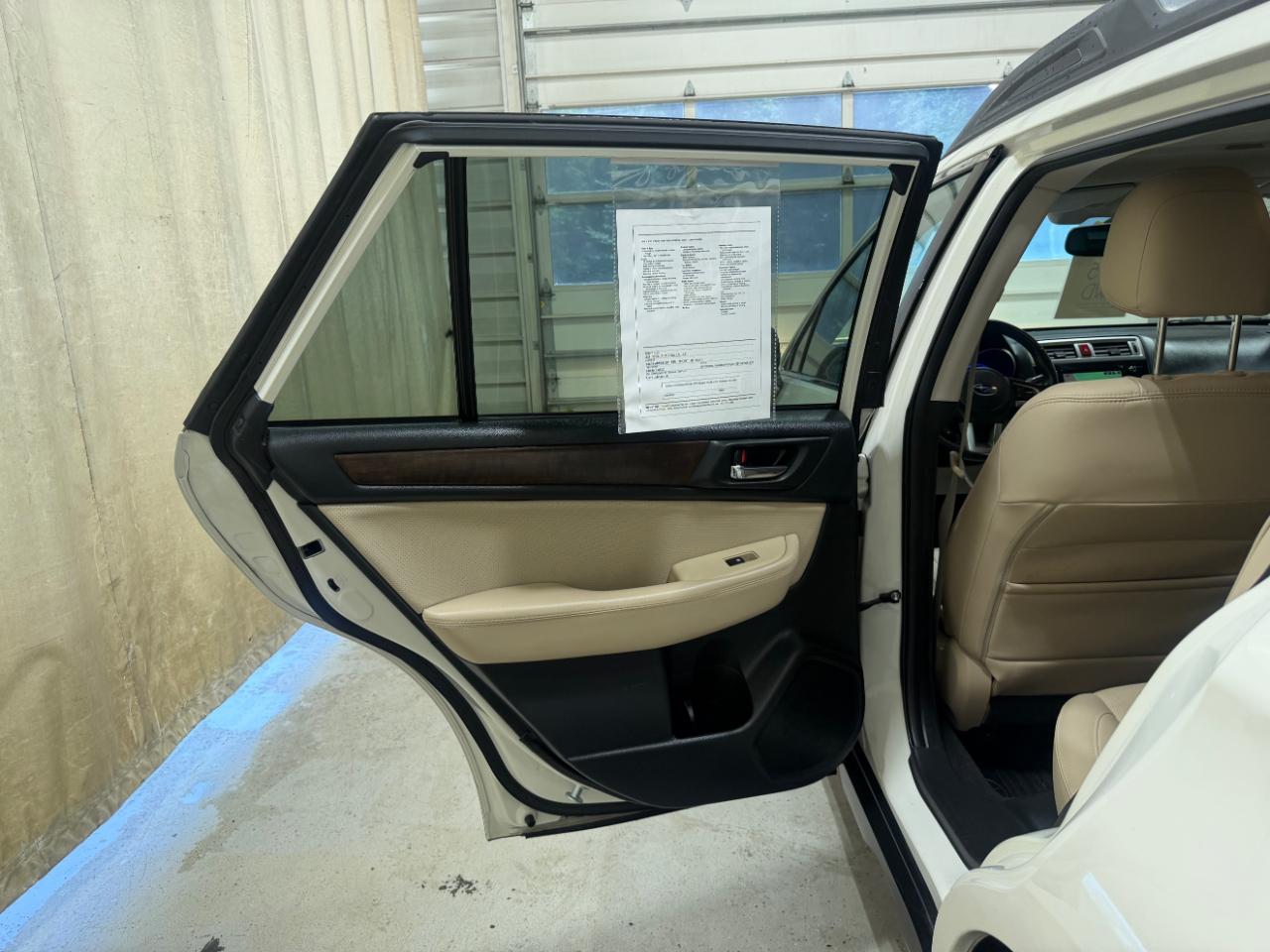 Subaru Outback 4dr Wgn 2.5i Limited 2015