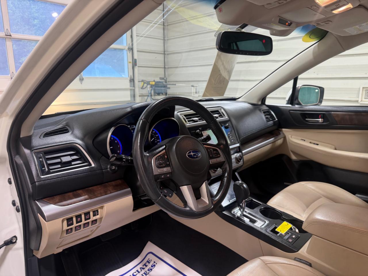Subaru Outback 4dr Wgn 2.5i Limited 2015