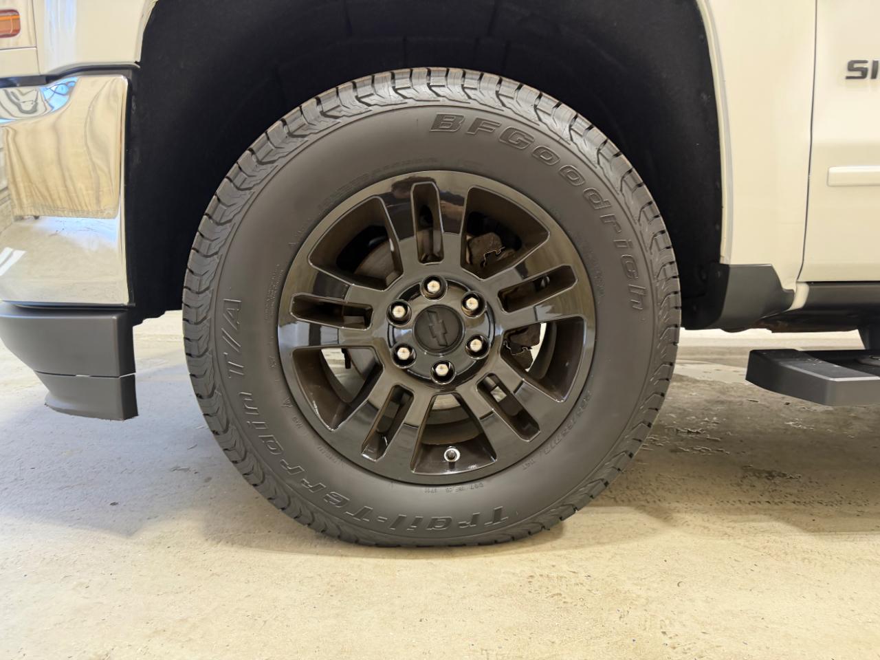 Chevrolet Silverado 1500 4WD Double Cab 143.5" LT w/1LT 2017