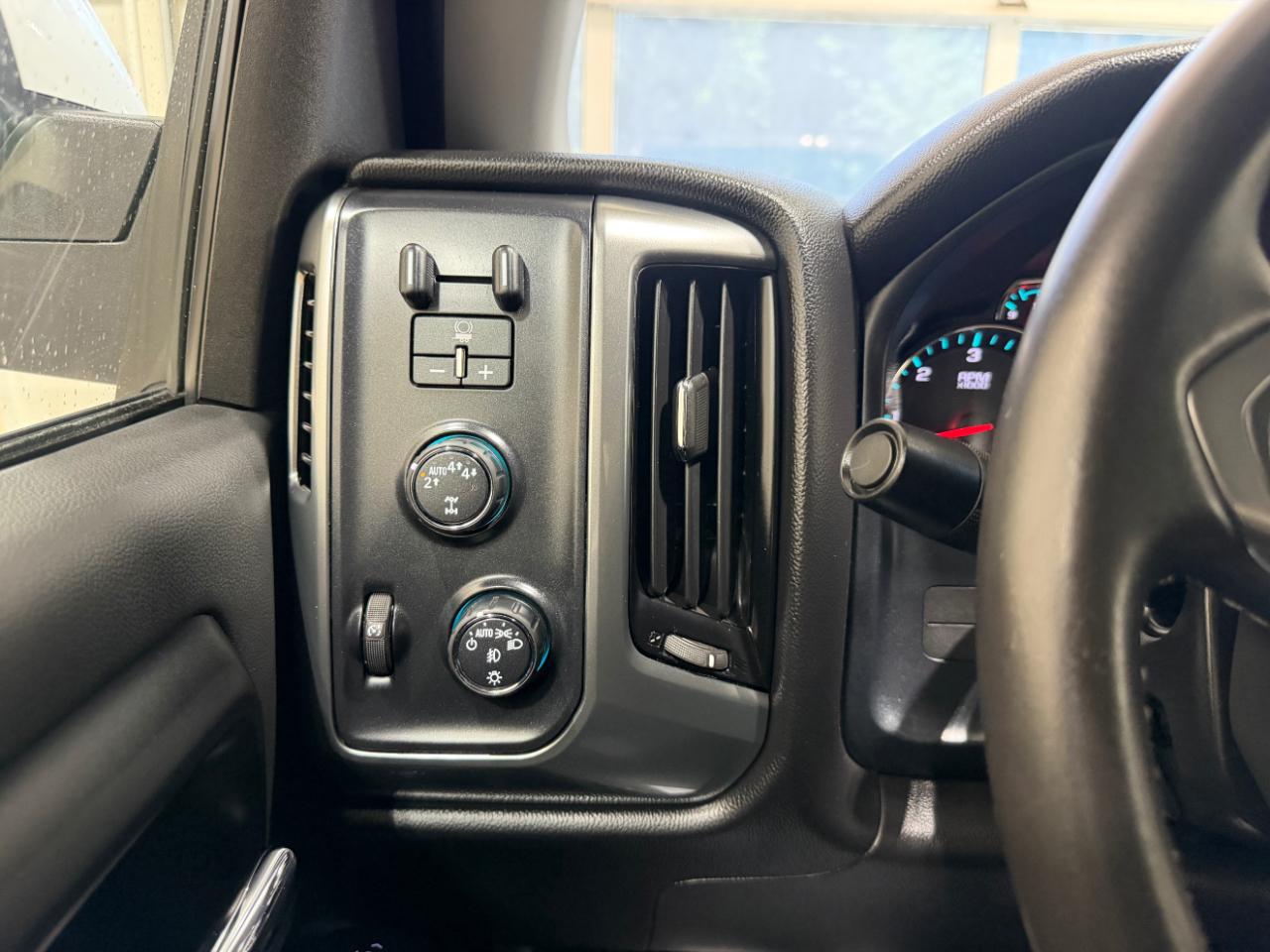Chevrolet Silverado 1500 4WD Double Cab 143.5" LT w/1LT 2017