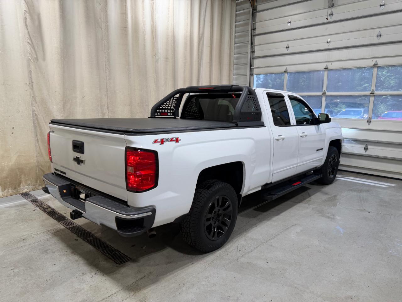 Chevrolet Silverado 1500 4WD Double Cab 143.5" LT w/1LT 2017