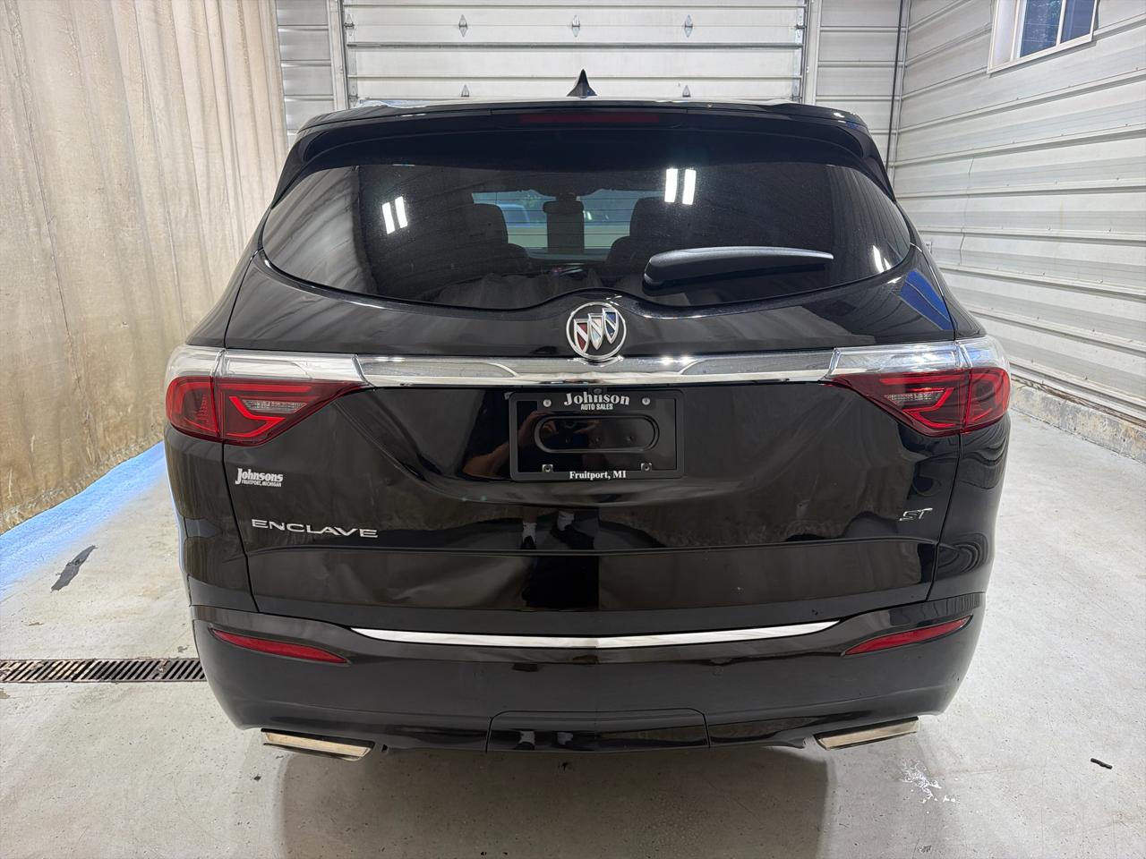 Buick Enclave FWD 4dr Essence 2023