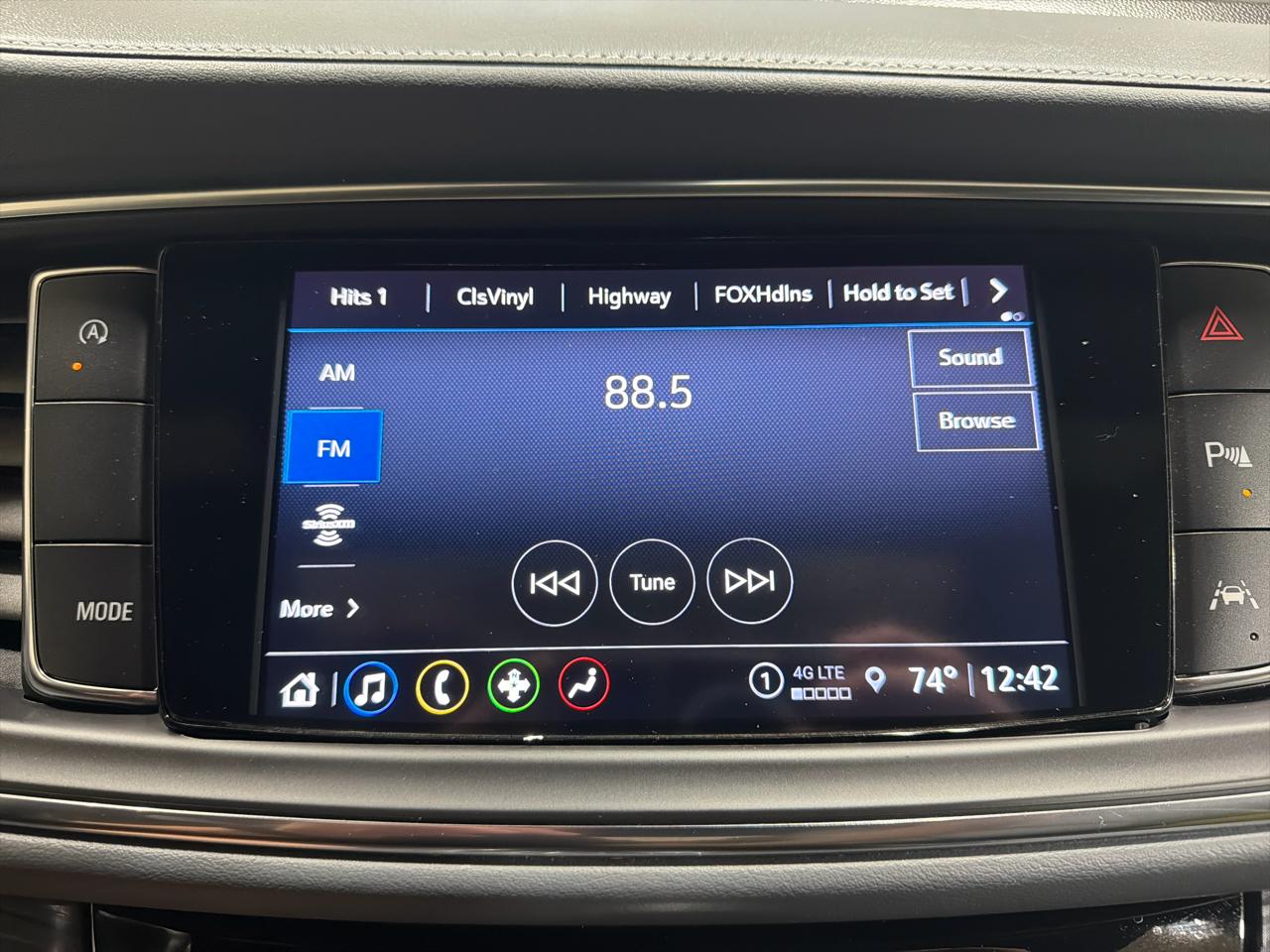 Buick Enclave FWD 4dr Essence 2023