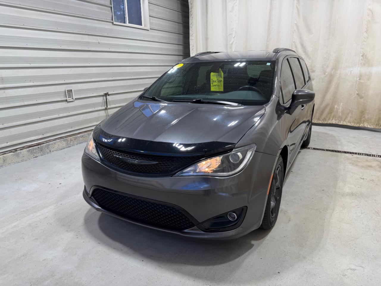 Chrysler Pacifica Touring L Plus FWD 2020