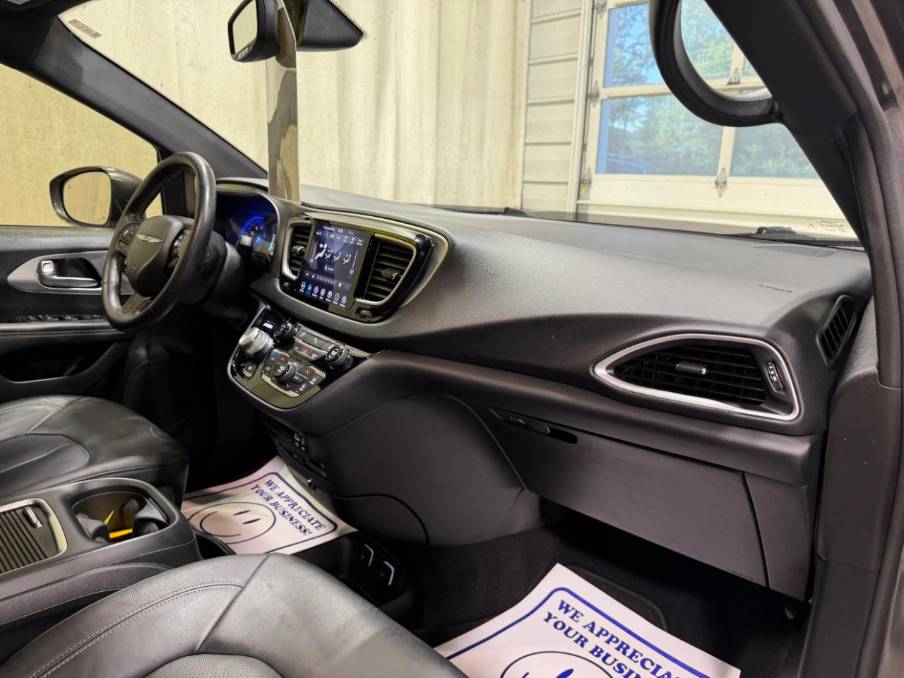 Chrysler Pacifica Touring L Plus FWD 2020