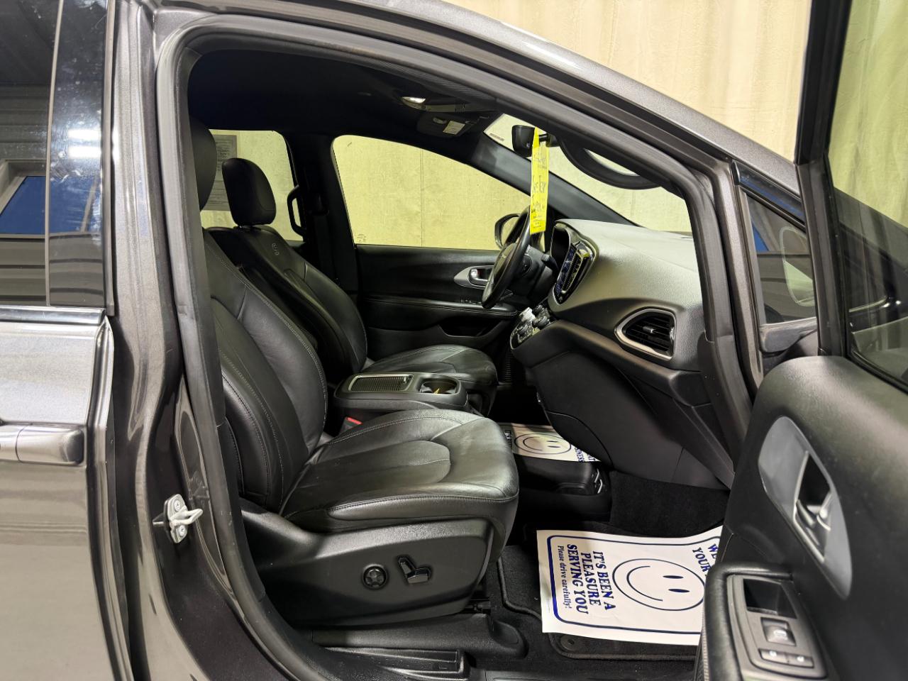 Chrysler Pacifica Touring L Plus FWD 2020