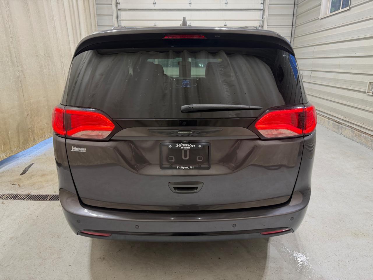 Chrysler Pacifica Touring L Plus FWD 2020