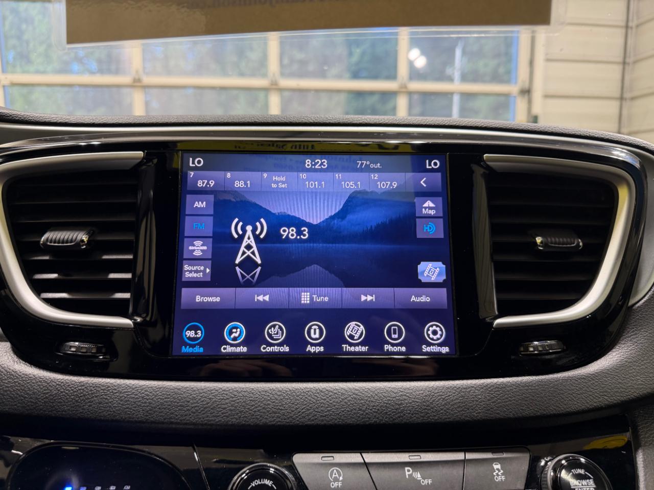 Chrysler Pacifica Touring L Plus FWD 2020