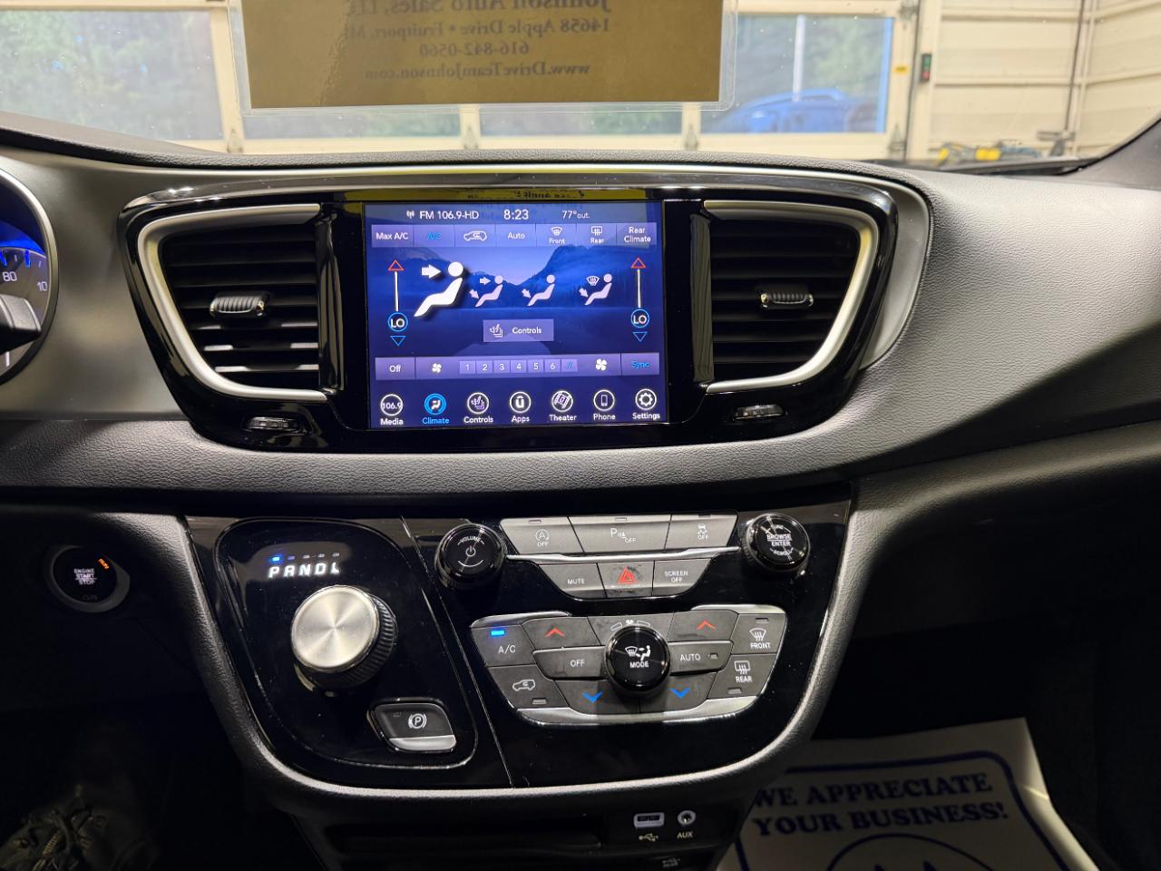 Chrysler Pacifica Touring L Plus FWD 2020