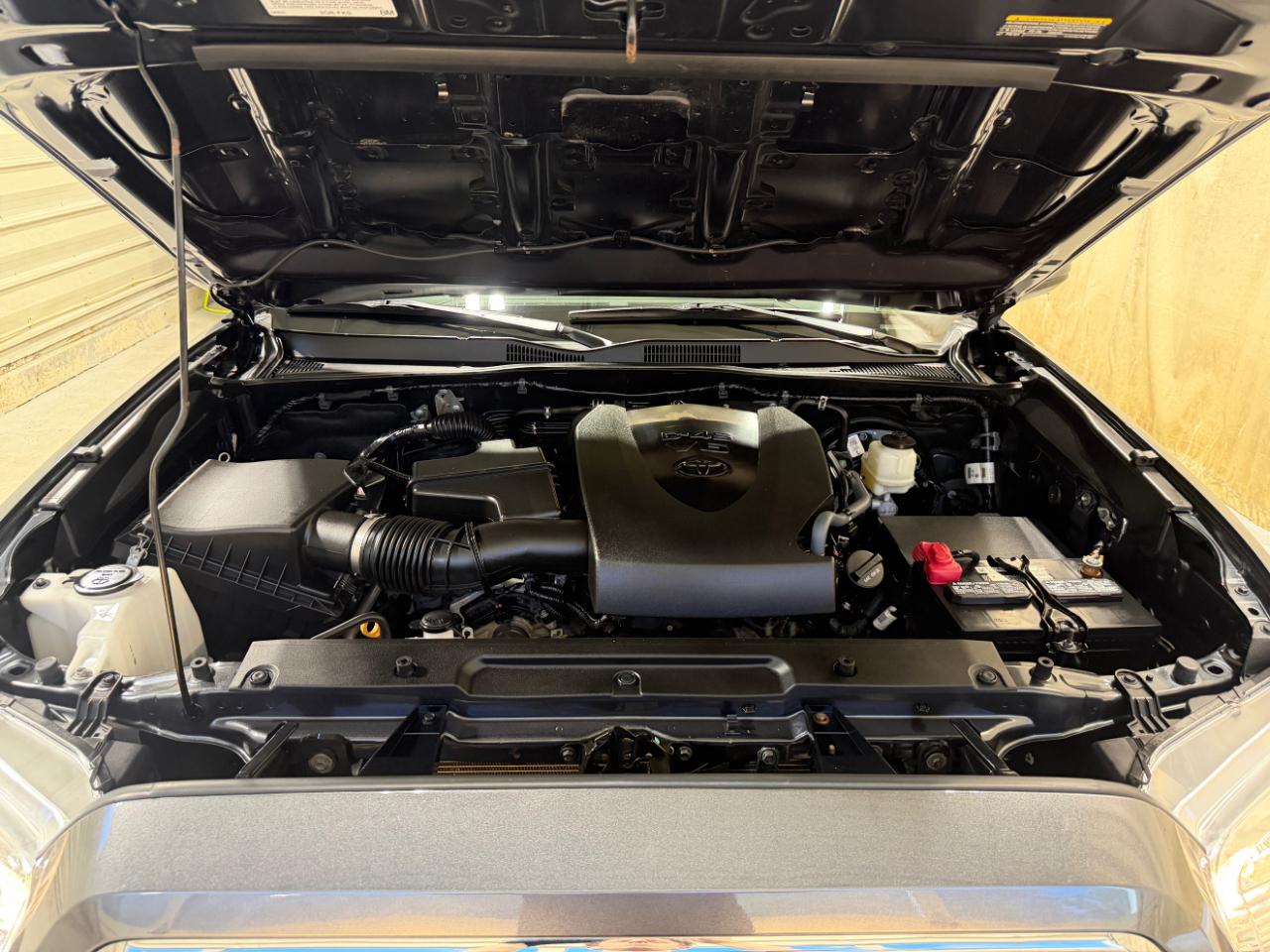 Toyota Tacoma 4WD SR5 Double Cab 5' Bed V6 AT (Natl) 2020