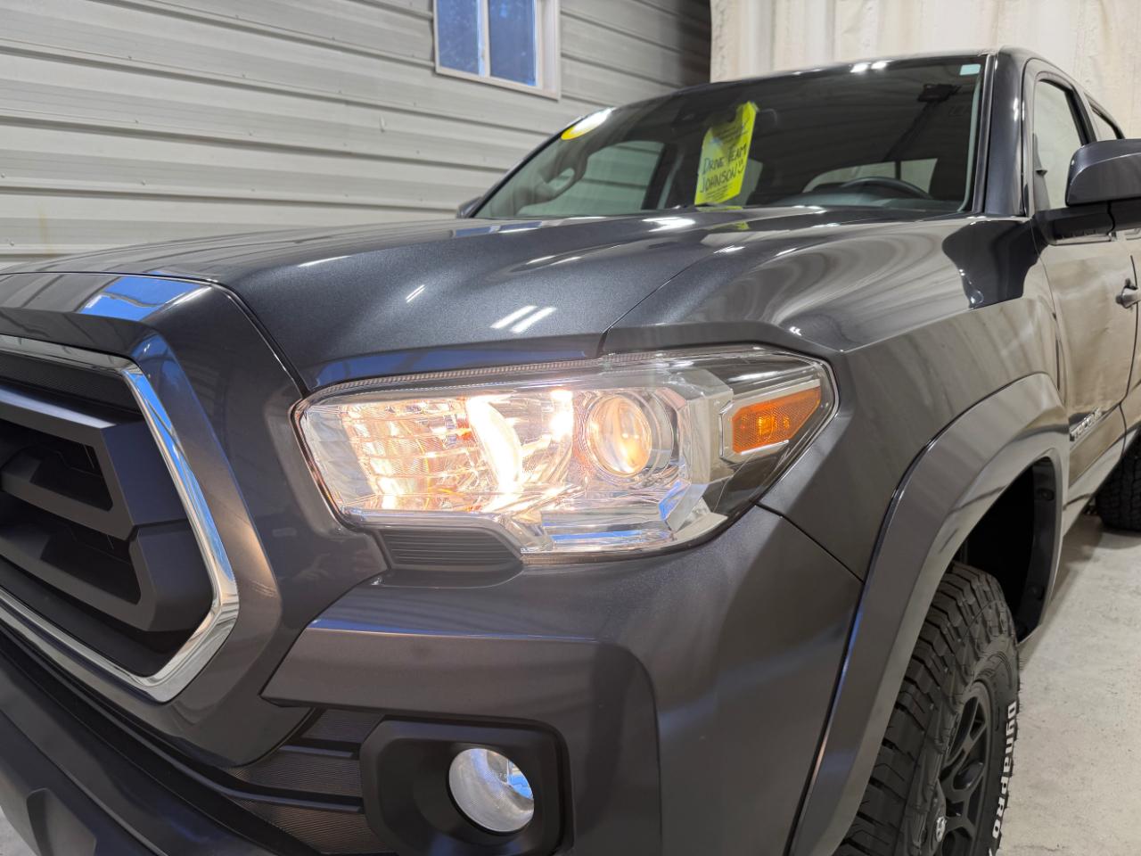 Toyota Tacoma 4WD SR5 Double Cab 5' Bed V6 AT (Natl) 2020