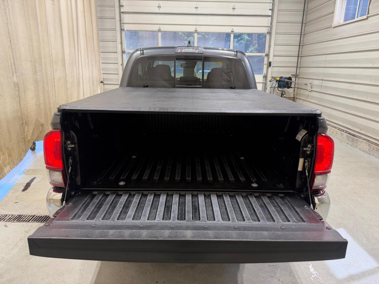 Toyota Tacoma 4WD SR5 Double Cab 5' Bed V6 AT (Natl) 2020