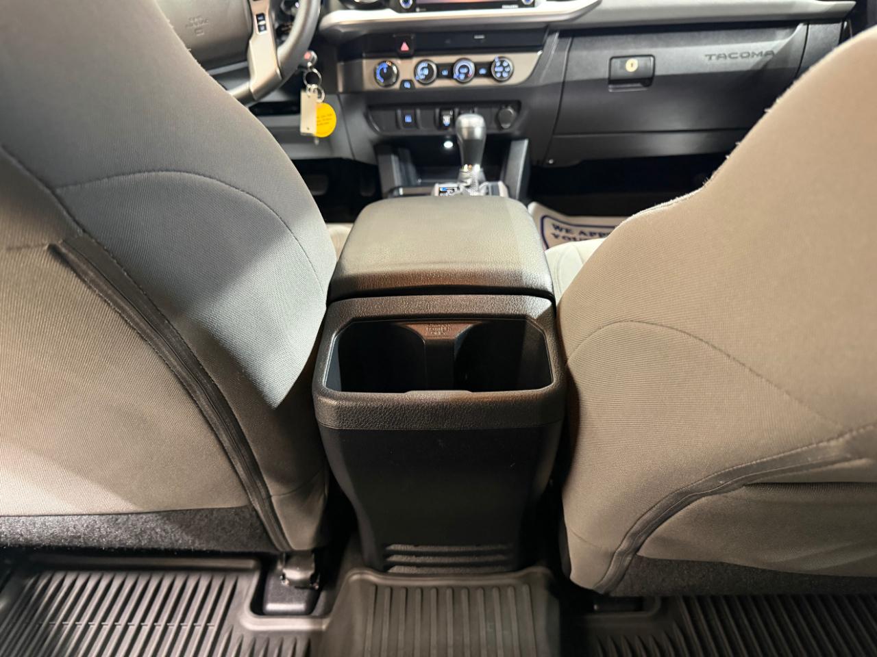 Toyota Tacoma 4WD SR5 Double Cab 5' Bed V6 AT (Natl) 2020