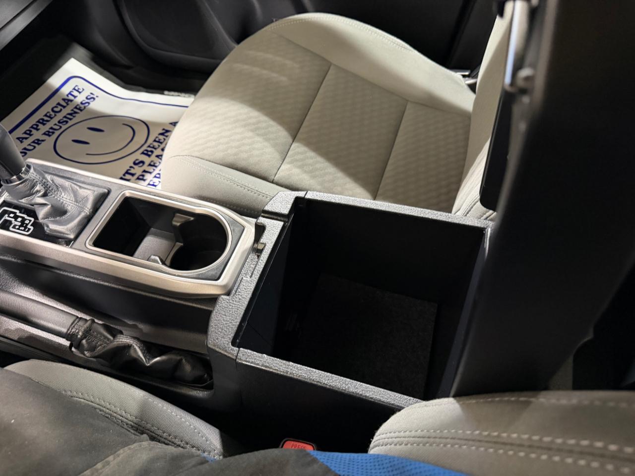 Toyota Tacoma 4WD SR5 Double Cab 5' Bed V6 AT (Natl) 2020