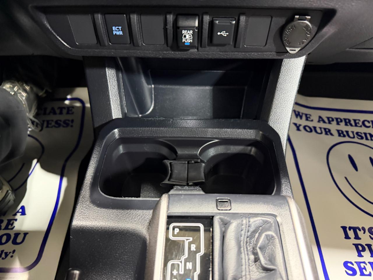 Toyota Tacoma 4WD SR5 Double Cab 5' Bed V6 AT (Natl) 2020