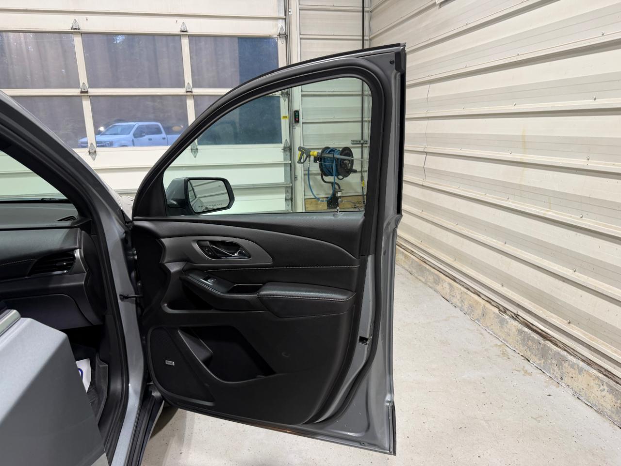Chevrolet Traverse AWD 4dr LT Leather 2023